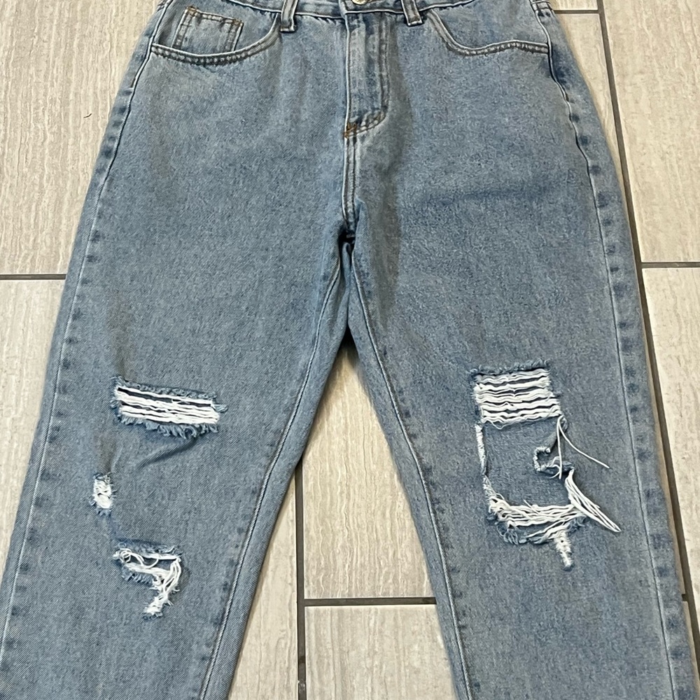 SHEIN Light Blue Distressed High-Rise Straight Jeans medium - Picture 3 of 9